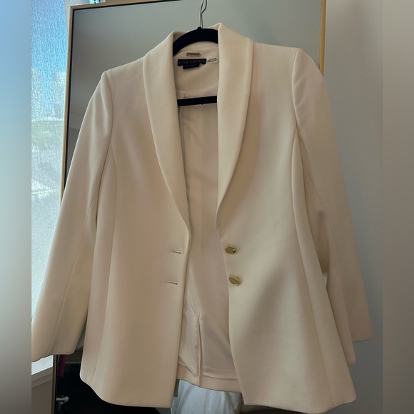 Alice + Olivia Fitted Blazer - Picture 5 of 8